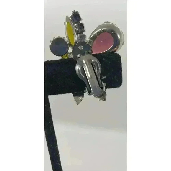 Vintage Earrings Huge Faceted Rhinestones Clip On Metal Leaves 1960s - Picture 14 of 14